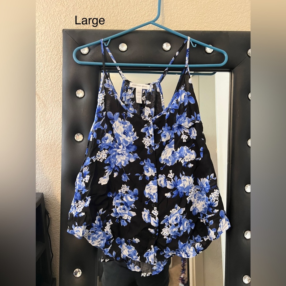 Blue floral crop top